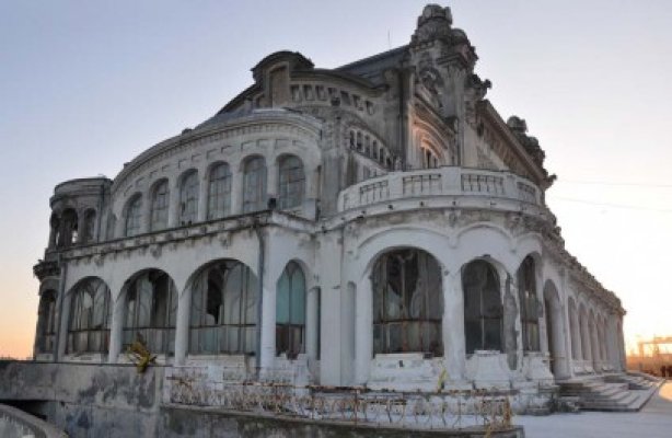 Cazinoul din Constanţa va găzdui vernisaje în perioada sezonului estival